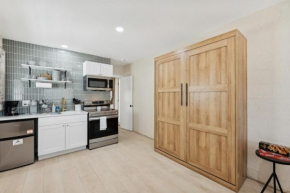 Charming & Stylish Tempe Studio